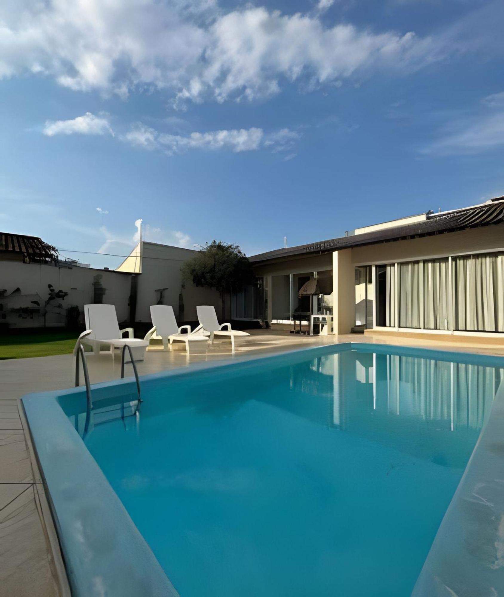 Sobrado Com 5 Suite 1 Quarto Piscina Churraqueira Ar Ate 20 Hospede Foz do Iguacu Luaran gambar